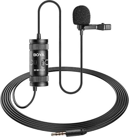 Microfone de lapela Boya BY-M1 Pro II com espuma, presilha e cabo preto enrolado.